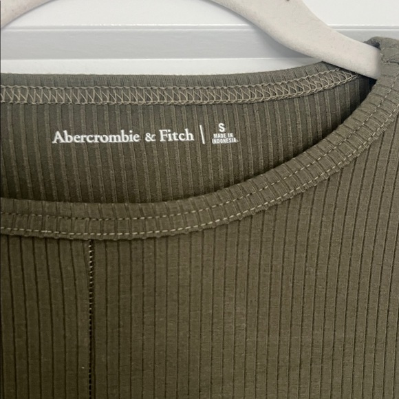 Abercrombie & Fitch Khaki Ribbed Crop Top - Picture 2 of 2